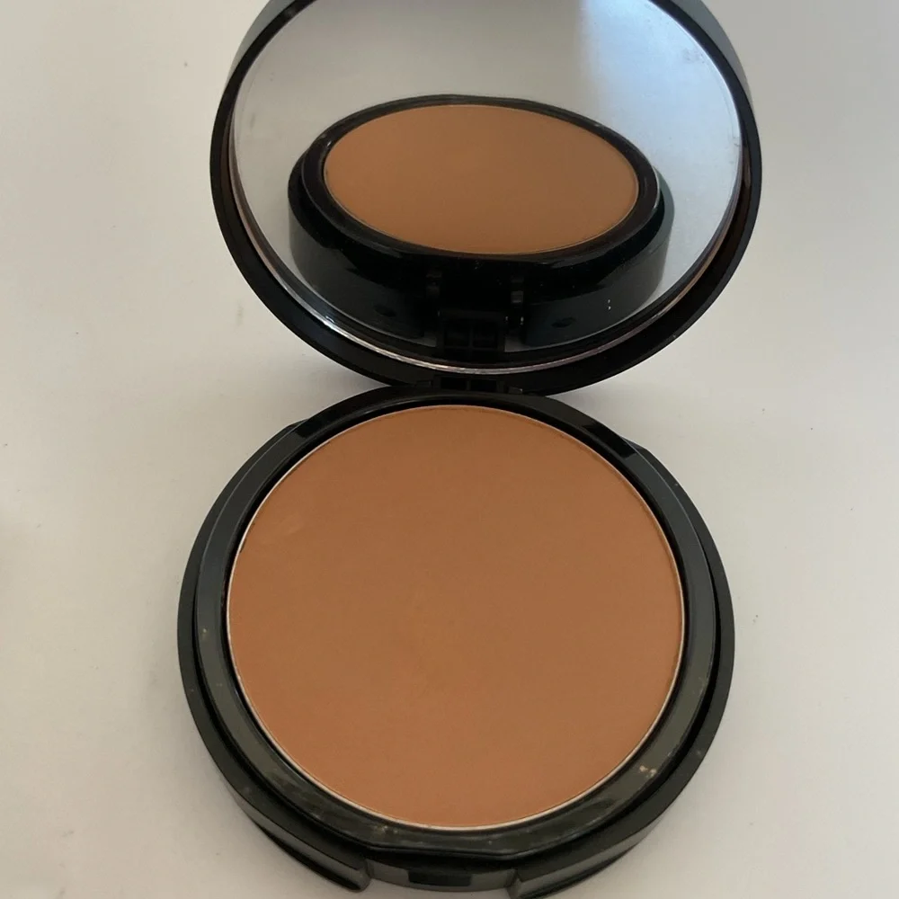 Bare Minerals NWT Medium Neutral 35 Barepro 24 Hour Skin Perfecting Makeup